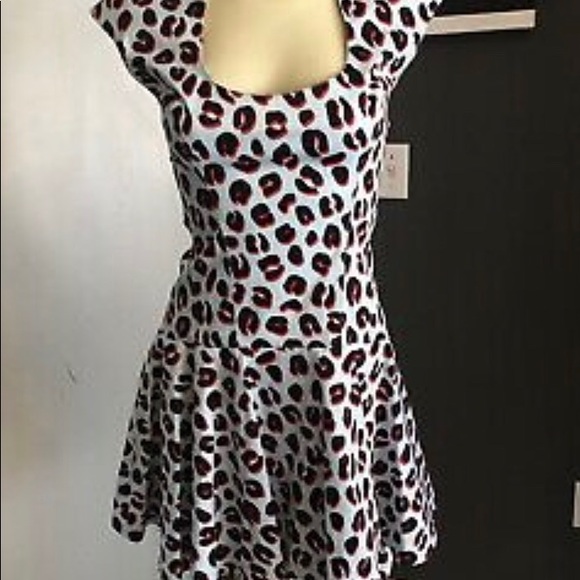 Veronica Beard Dresses & Skirts - NWT Neiman Marcus Veronica Beard Dress sz 6